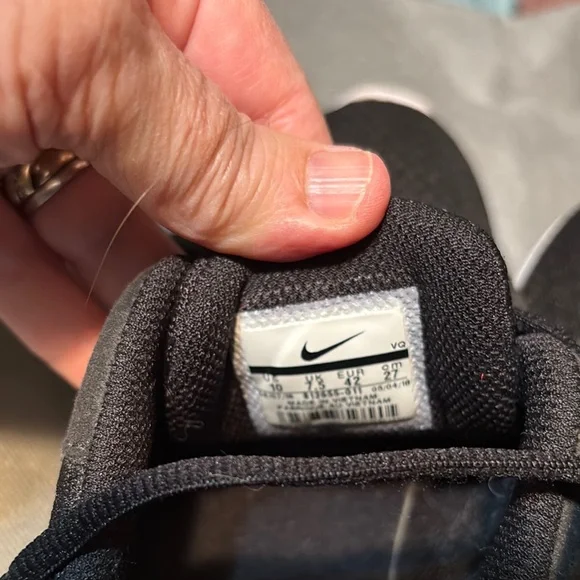 Nike Black Athletic Shoes - Picture 5 of 6